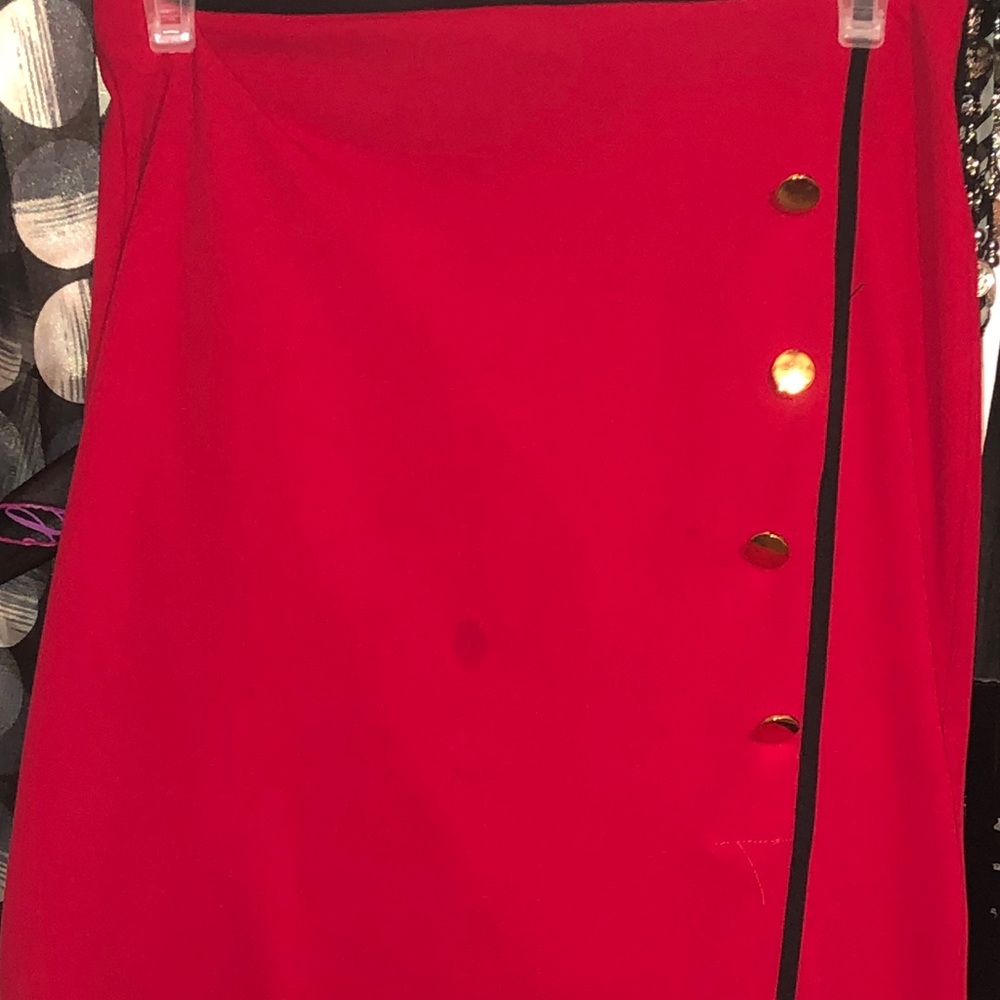 Ankle length skirt with gold buttons
